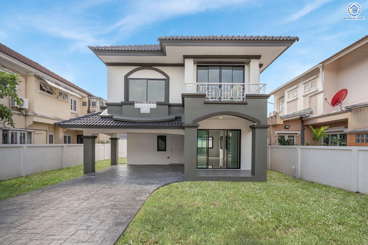 บ้านมือสองตกแต่งใหม่ โครงการ บ้านสวนดอกไม้ ปิ่นเกล้า เนื้อที่ 72.7 ตร.ว. บนพื้นที่ใช้สอยถึง 202 ตร.ม. ฟังก์ชันจัดเต็ม 3 ห้องนอน 3 ห้องน้ำ จอดรถได้ 4 คัน บนทำเลเชื่อมต่อเมืองอย่างรวดเร็ว ใกล้ทางคู่ขนานลอยฟ้าบรมราชชนนี ทางด่วน "กาญจนาภิเษก" ม.มหิดล และเซ็นทรัลปิ่นเกล้า